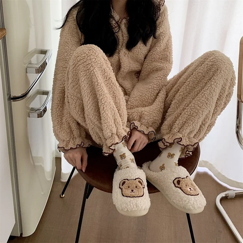 

2023 New Cute Ins Tide Fashion Home Cotton Slippers Female Winter Student Cartoon Bear Indoor Warm Plush Shoes