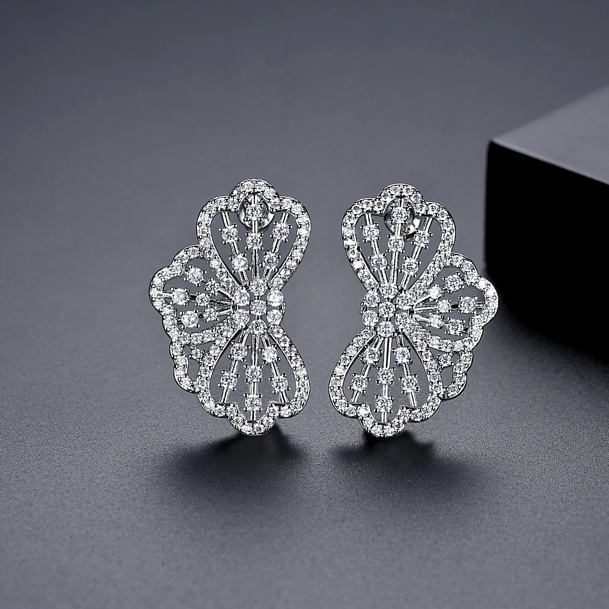 LUOTEEMI Luxury Big Clear Flower CZ Earring Cubic Zirconia Gorgeous New Trend Unique Drop Earrings for Woman Wedding Party Gift