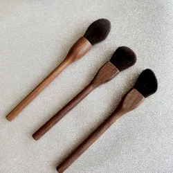 SAIANTTH Super soft handmade antique makeup brushes walnut repairing blush highlight brush Single nature wood cosmetic beauty