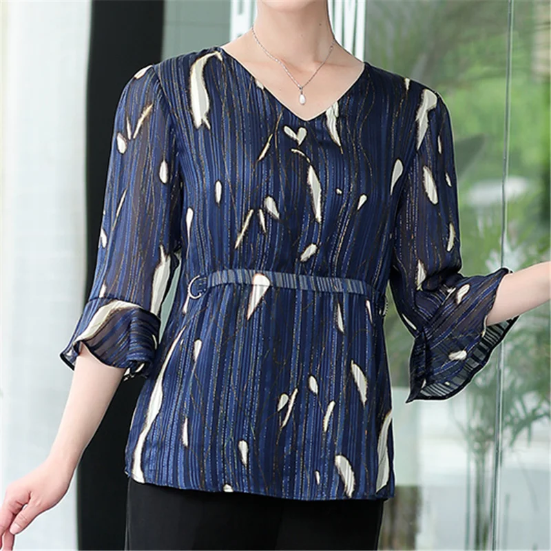 

Summer Print Chiffon Women Short Sleeve Loose Shirts V-Neck Elegant Blouses Ladies Bright Silk Tops Blusas MM1103