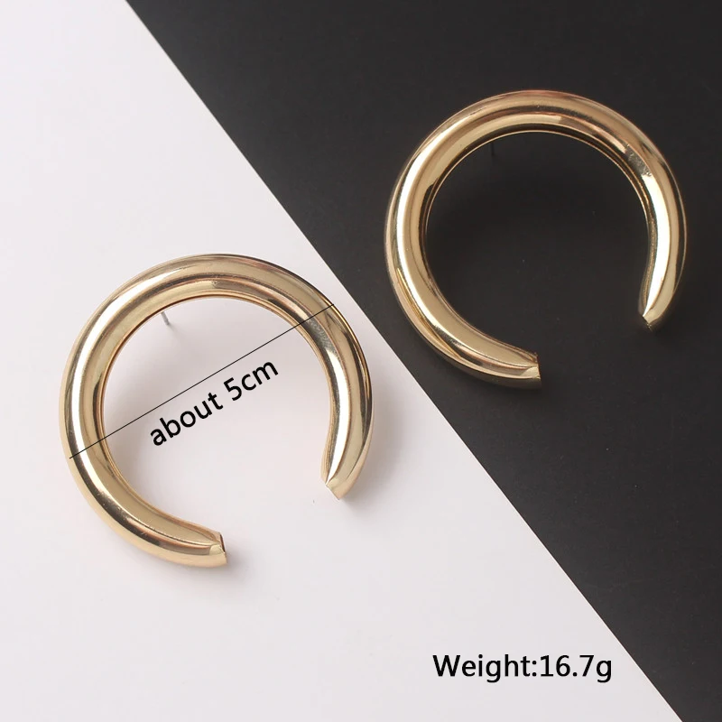 Simple Fashion Metal Geometric Big Round Earrings For Women Hollow Stud Earrings Jewelry Punk Style Party Gift Accessories