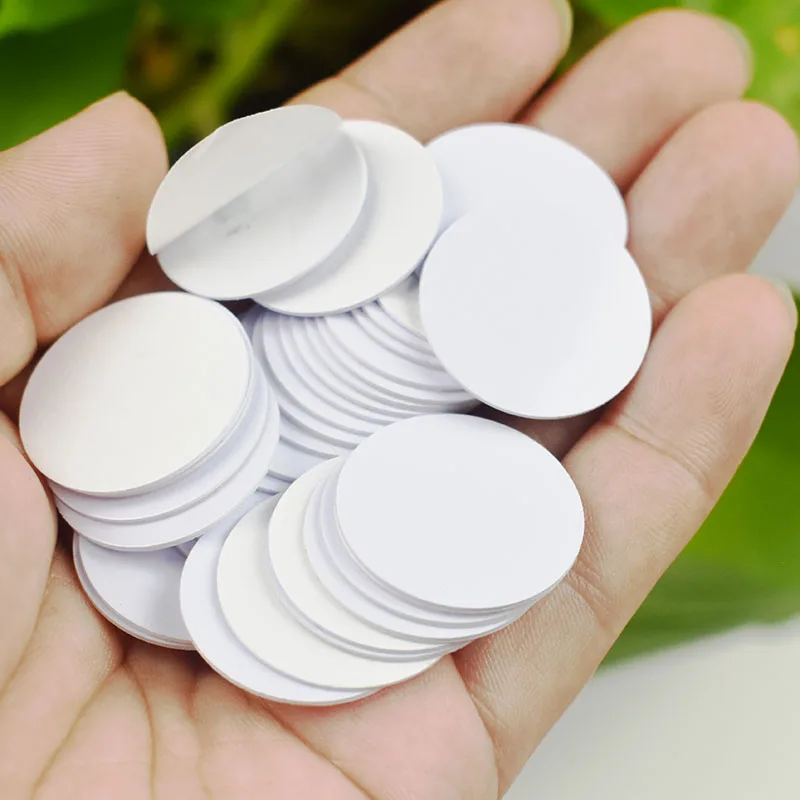 50 adet 125KHZ TK4100 EM4100 RFID para kimlik kartı yapışkanlı etiket salt okunur çapı 25mm erişim kontrol