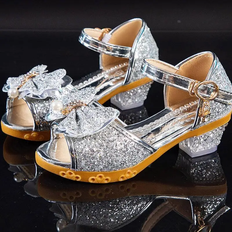 Mädchen Sandalen Sommer 2021 Neue Kinder Prinzessin Schuhe Kleine Mädchen mit hohen absätzen Bogen-knoten Kristall Sandalen Party kleid Hochzeit