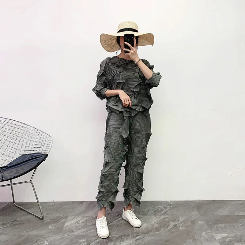 

2021 autumn diamond folda tops Miyake pleated new style fashion straight pants niche vintage loose thin trend casual suit