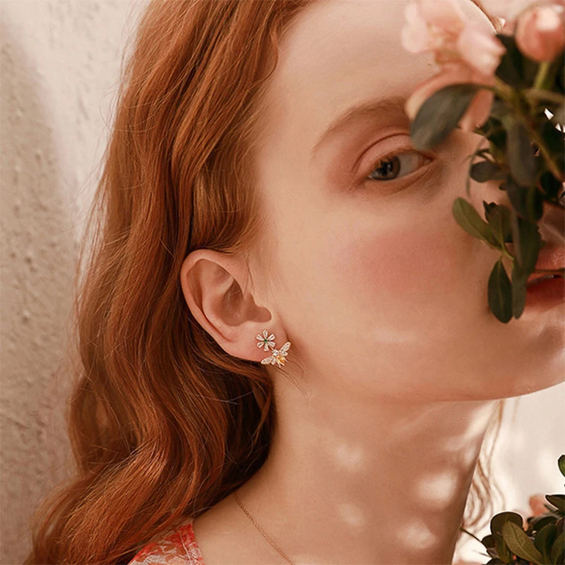 Huitan Cute & Stylish Flower Bee Shape Women Stud Earring Gold/Silver Color Party Daily Wear Gift for Girlfriend Fashion Jewelry