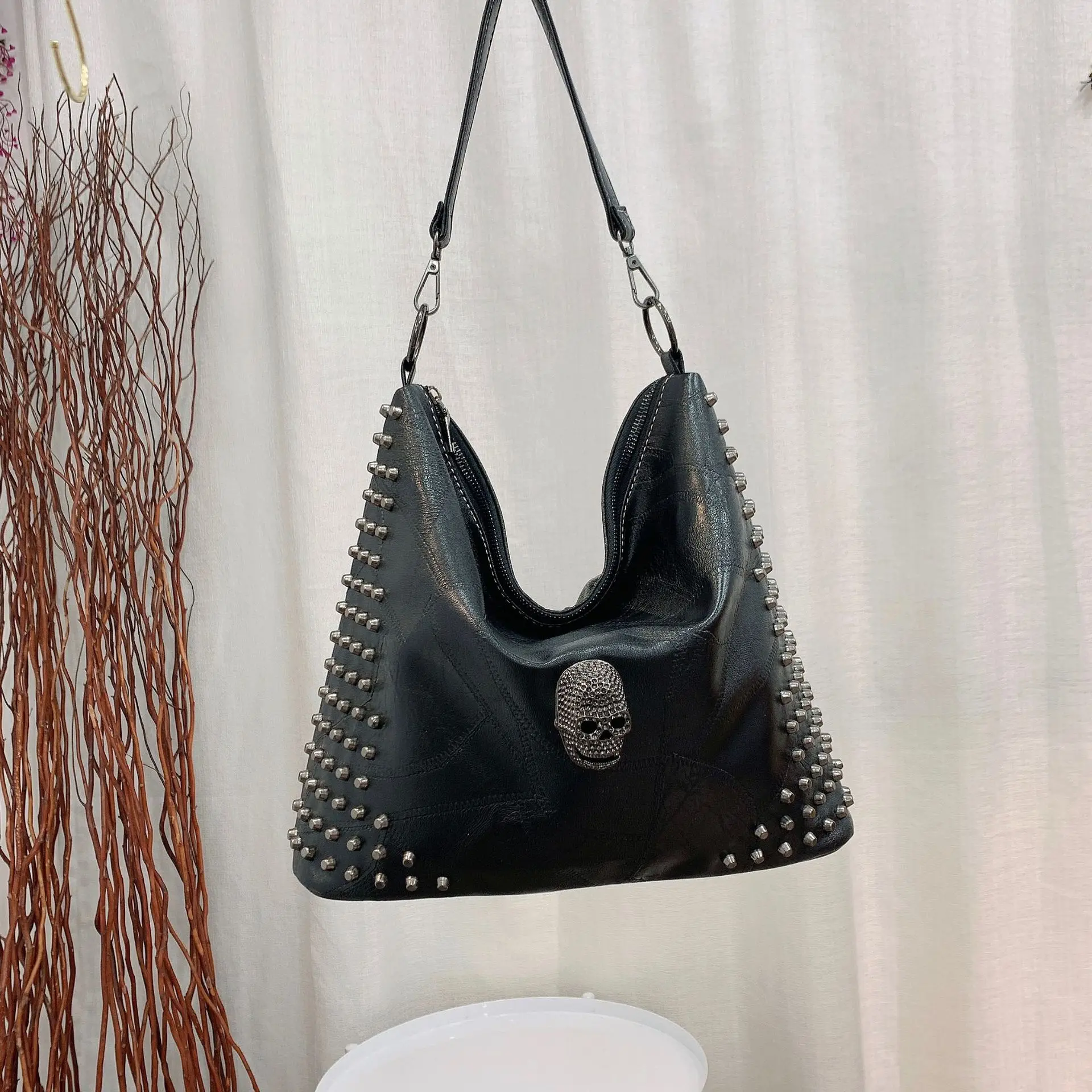 Punk Skull Women Shoulder Bags Large Capacity Fashion Rivet Ladies Handbag Black PU Leather Female Hobos Crossbody Bags Bit Tote