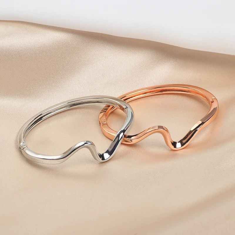 High Quality Trendy Classic Cuff Bangles For Women Rose Gold Color Charming Geometric Irregular Ripple Opening Bangle Bracelet