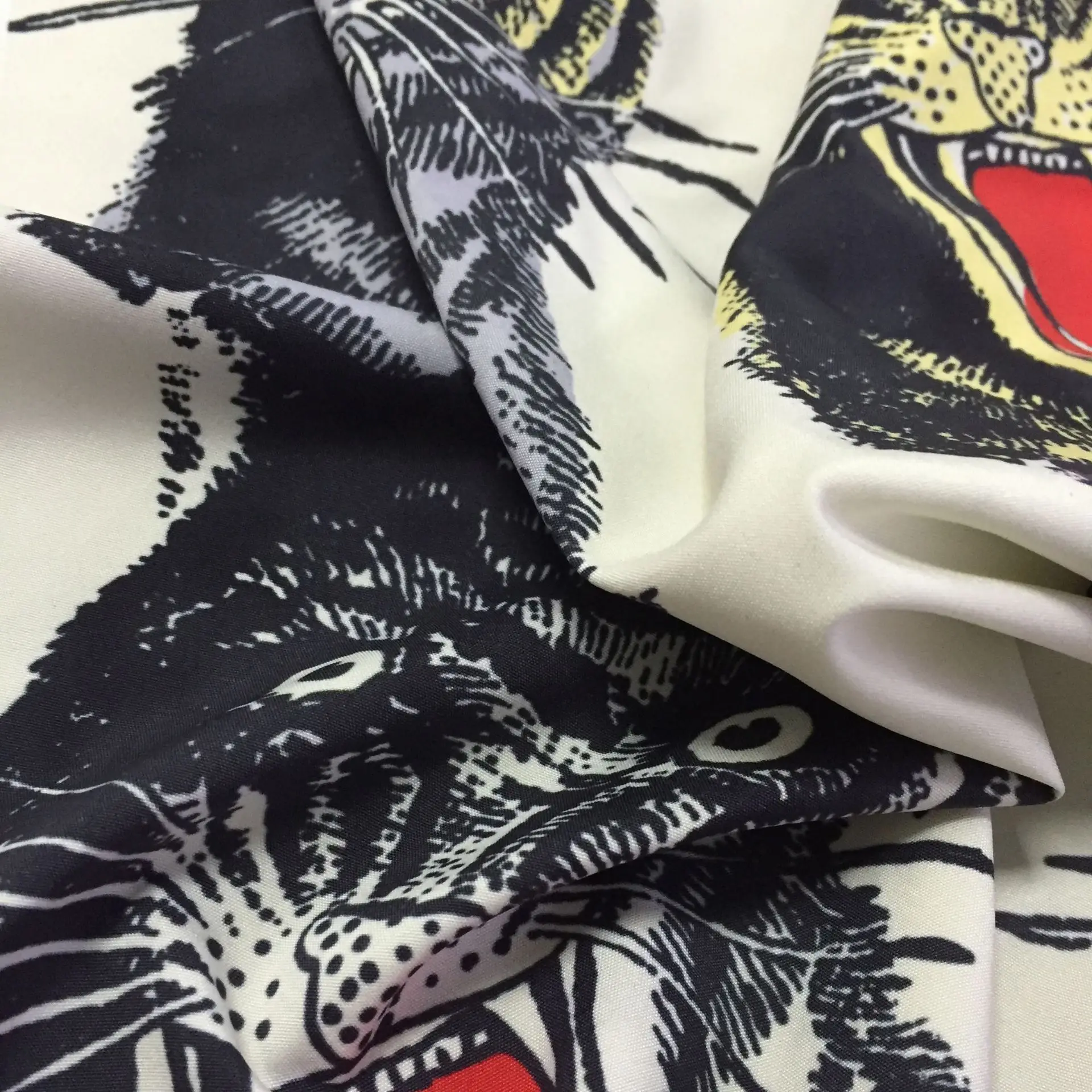 European and American brand spring and summer classic tiger head digital printing polyester fabric handmade DIY fashion fabric