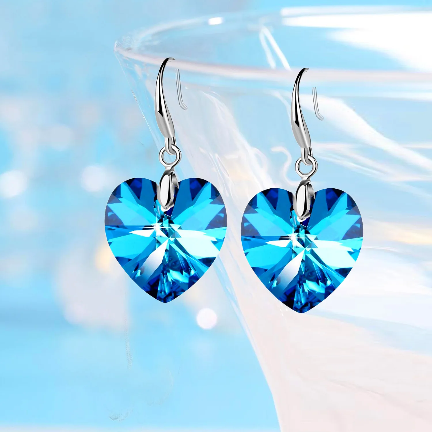 2022 New Fashioncrystal Heart Shaped AB color Glass Earrings Women\'s Creative Pop Party Jewelry Accessories