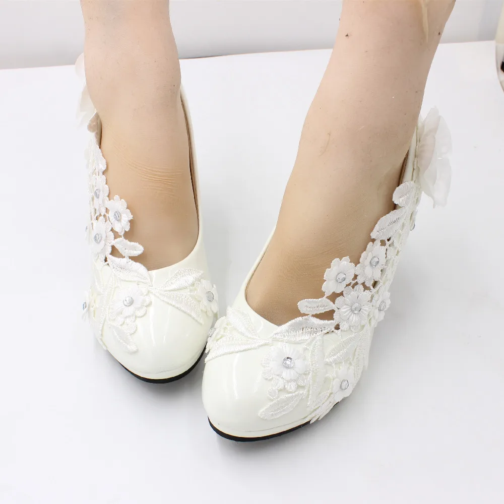 【Xingchenmao】2022 New high-heel flower lady\'s wedding shoes Fashion bridal shoes White large size round head women\'s shoesBH2112