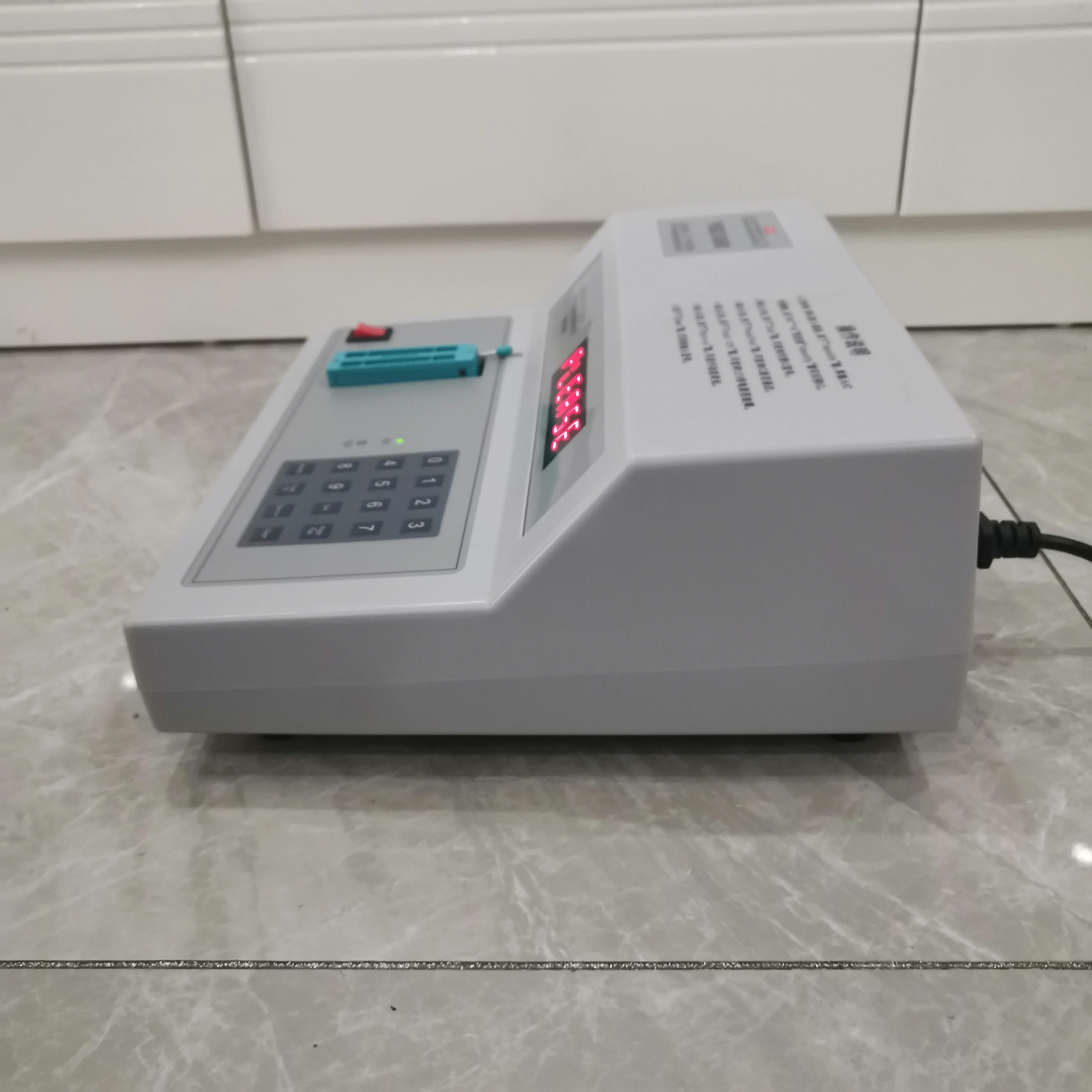 Digital IC Tester YBD868 Integrated Circuit Tester 110V/220V