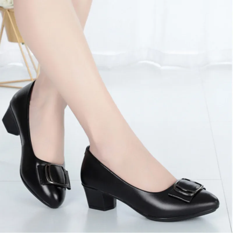 New Middle-aged Women\'s Pumps PU Leather Soft Sole Comfortable Non-slip Mid-heel Single Shoes Mother Shoes Leather Shoes Women