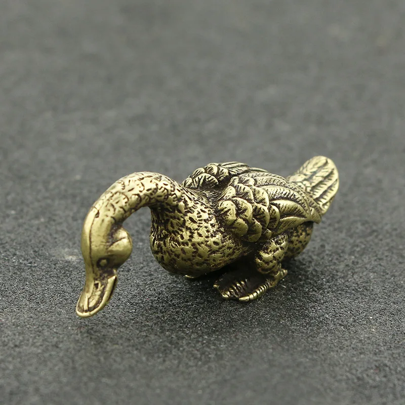 

Cute Brass Duck Statue Vintage Simulated Animal Statue Metal Figure Props Home Office Desk Decor Ornament Toy Gift