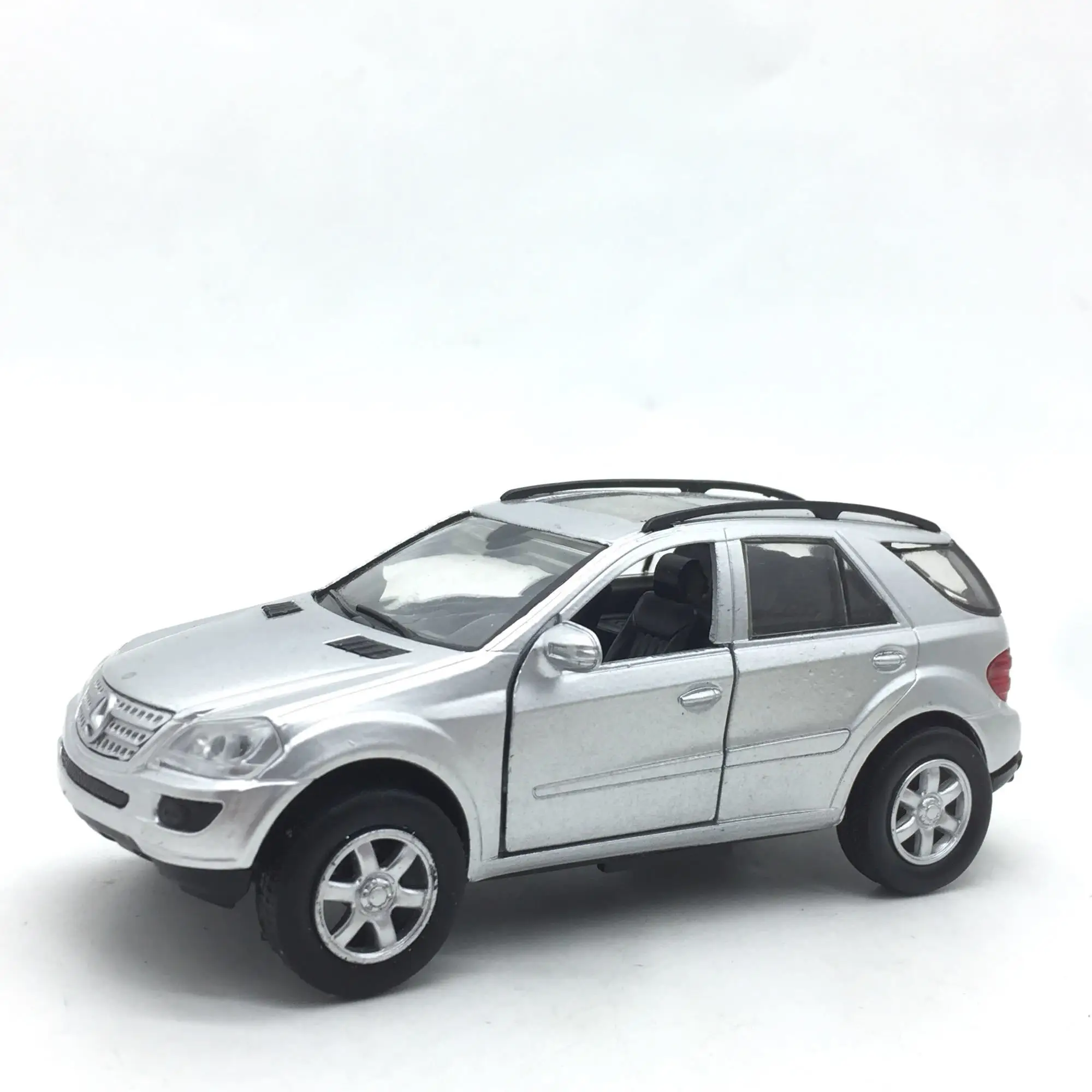 

New Special Die Casting Metal 1/32 German ML500 Suv Model Length 14.5cm Home Display Collection Toys For Children