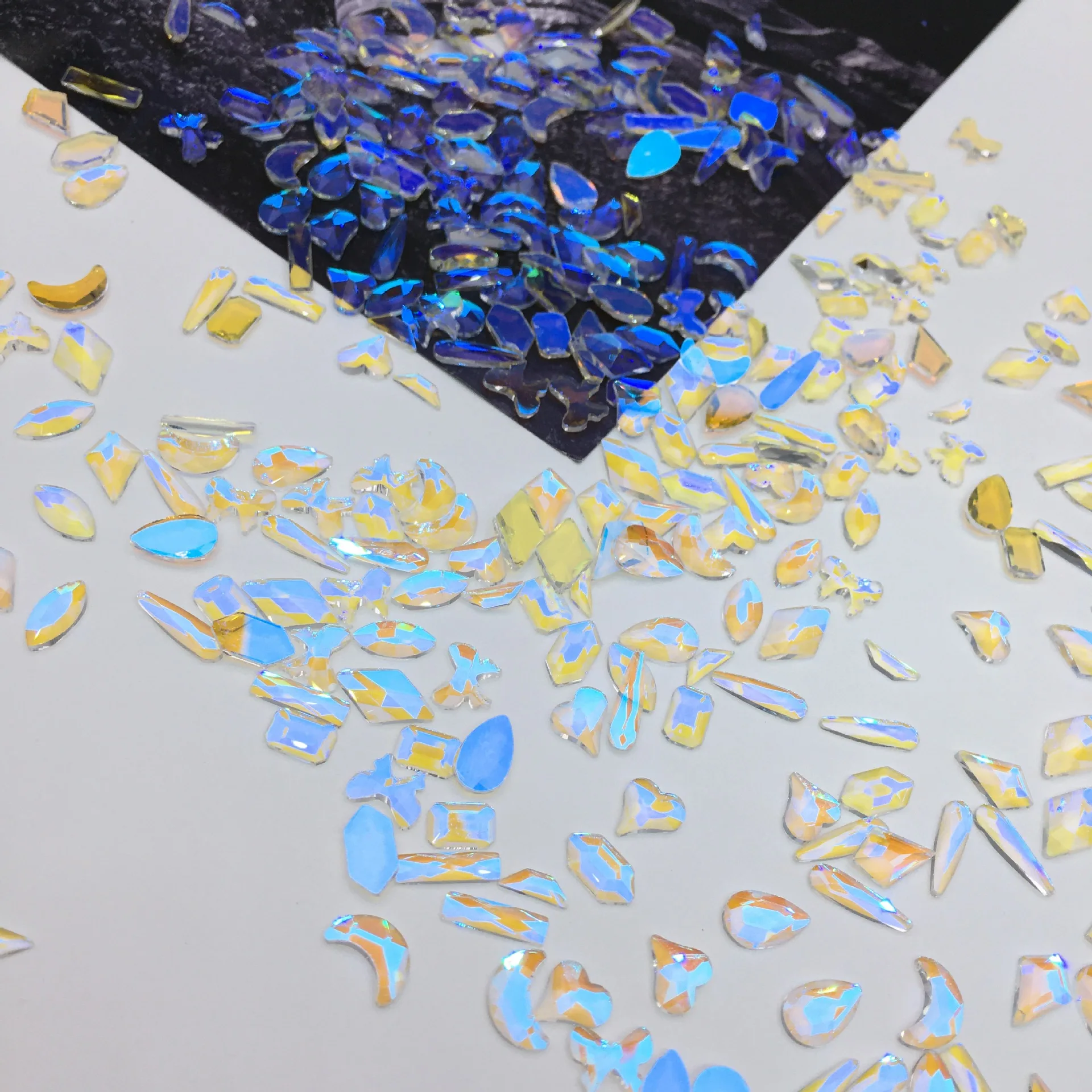40 ชิ้น Aurora คริสตัล AB Rhinestone รูปร่าง FlatBack เล็บ Art Rhinestone อัญมณีสําหรับ DIY ตกแต่งเล็บ