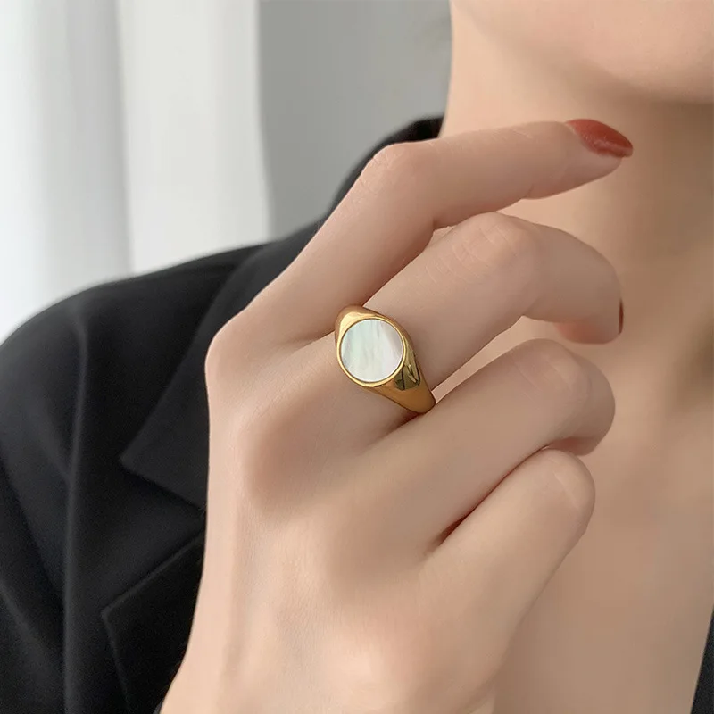 YUN RUO 2021 Personality Natural Shell Ring for Woman Exaggerated Index Finger Ring 316 L Titanium Steel 18K Gold Color Jewelry