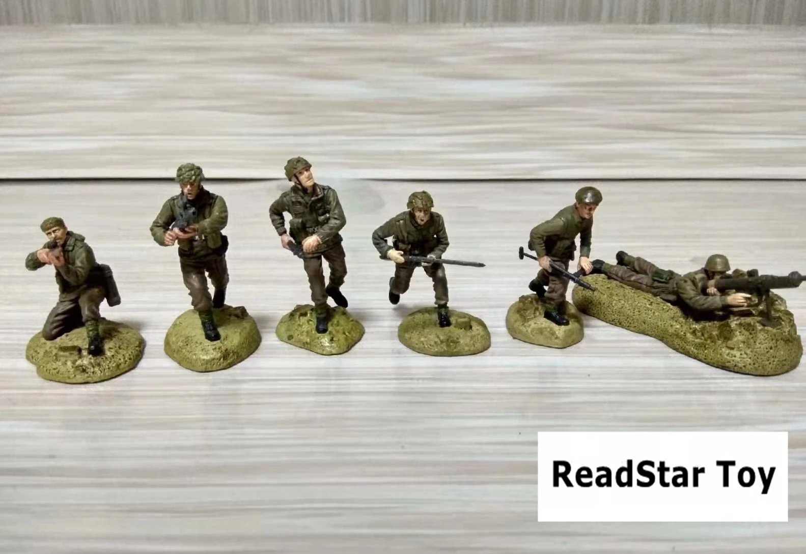 

Модель 1/32 из ПВХ, модель 1/35, окрашенная солдатиками британского парашютного шт./компл. без принта