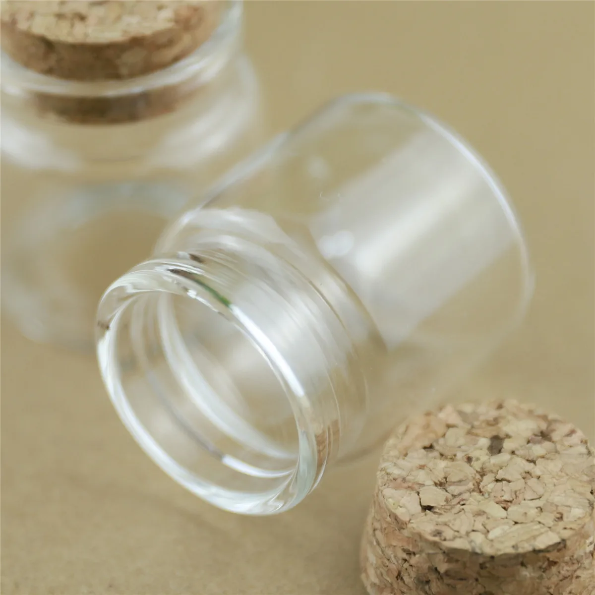 12 pcs/lot 26*37*40mm 25ml Small Glass Bottle Stopper Decorative Glass Jars Cork Bottle Containers tiny Vials wedding Tube