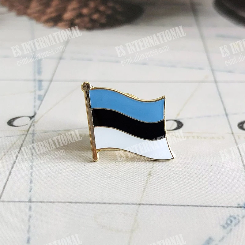 Estonia National Flag Lapel Pins Crystal Epoxy Metal Enamel Badge Paint Brooch Souvenir Suit  Personality  Commemorative Gifts