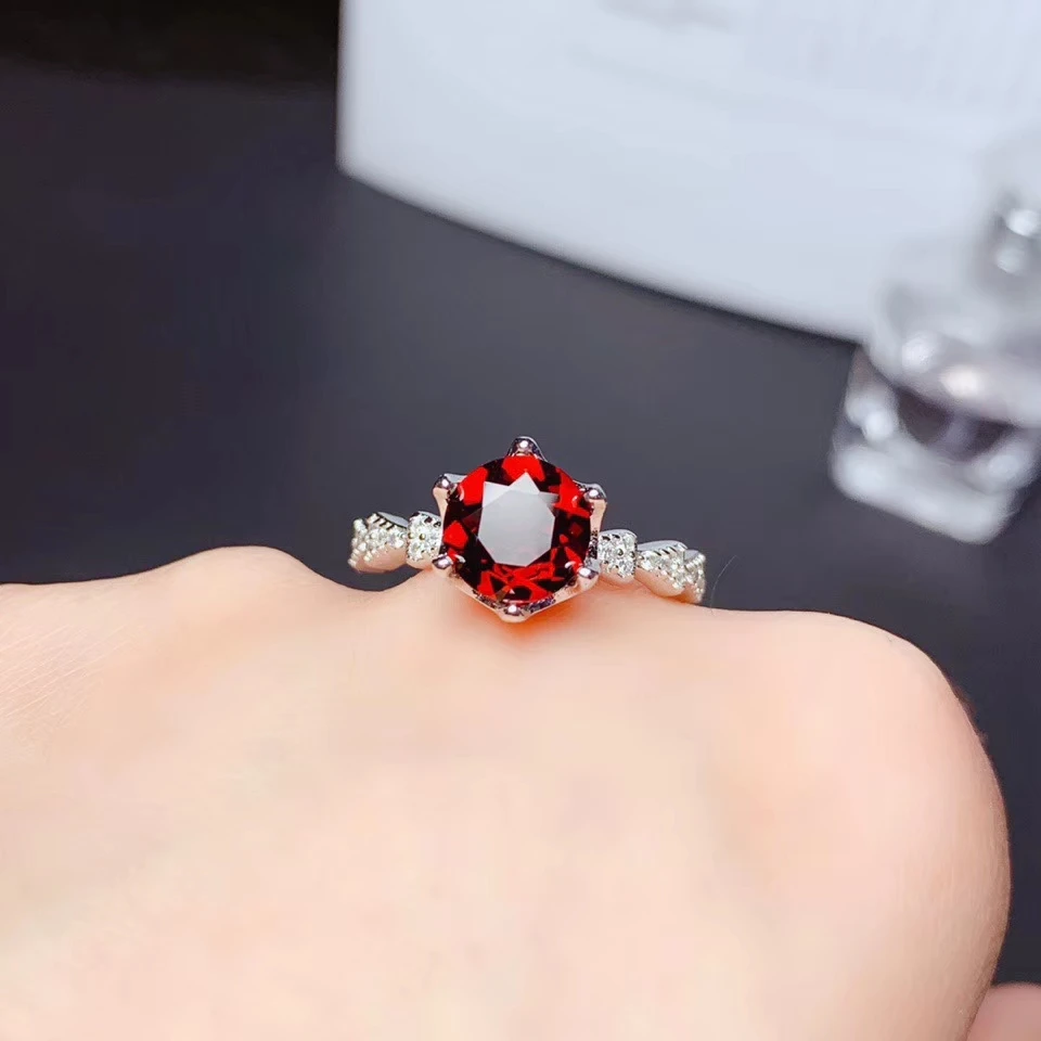 

new style 925 sterling silver classic natural Red garnet gem ring women silver jewelry birthday party gift wine red color round