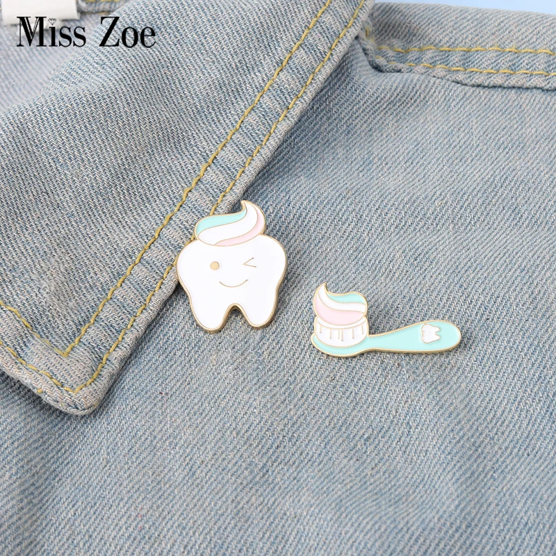 Toothpaste Toothbrush Tooth Enamel Pins Couples Daily Necessities Bag Brooch Lapel Badge Cartoon Jewelry Gift for Kids Friends