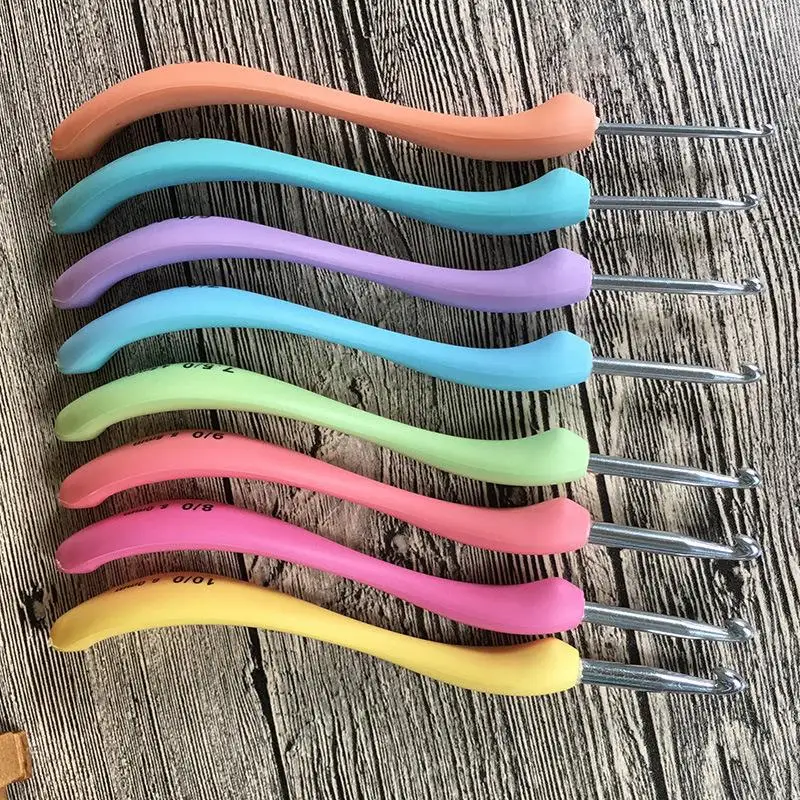 8Pcs Crochet Hooks Knitting Needles Set Plastic Handle Alumina Embroidery Punch Needle Sewing Accessories DIY Hand-Made Tool