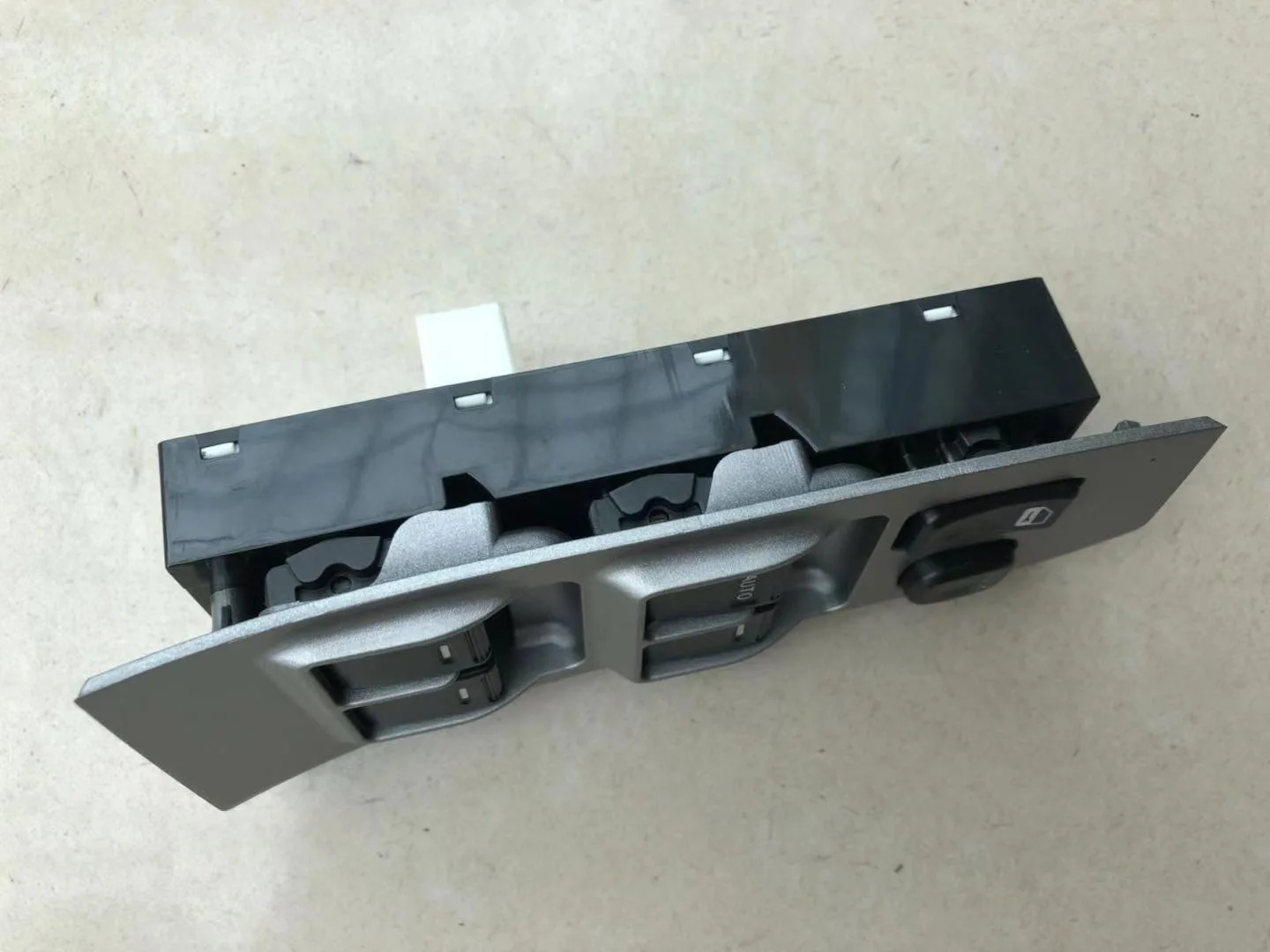 1pcs Door Window Lifter Switch assy. front left for Chinese Great Wall Socool Auto car motor parts