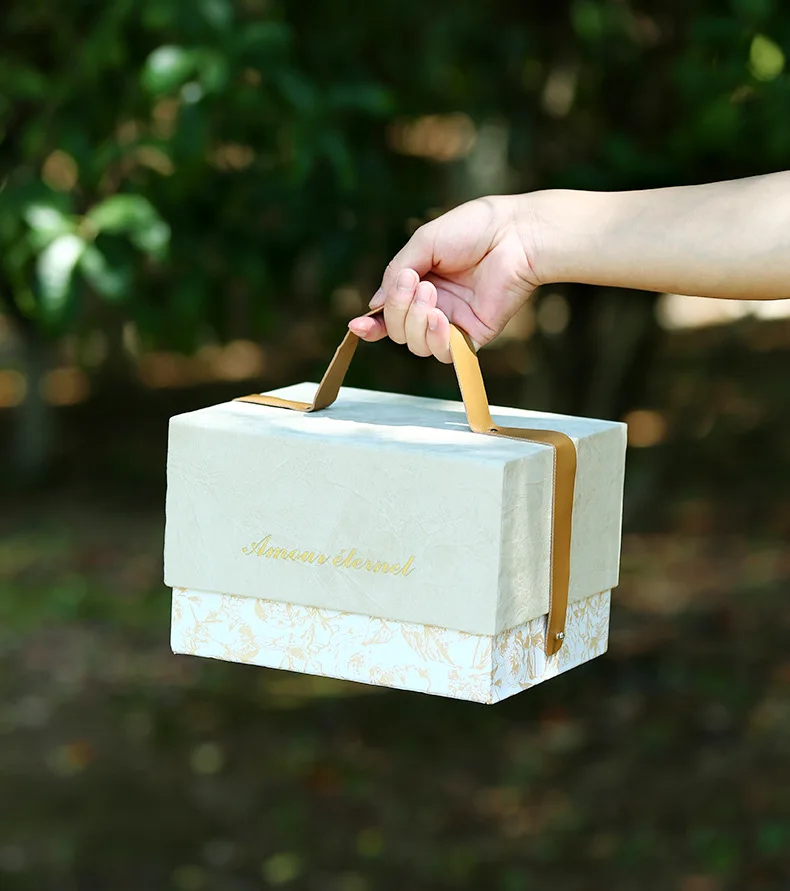 European Style Portable Wedding Candy Box, Flannel Bridesmaid Gift Box, Wedding Party Supplies, Gift Packaging