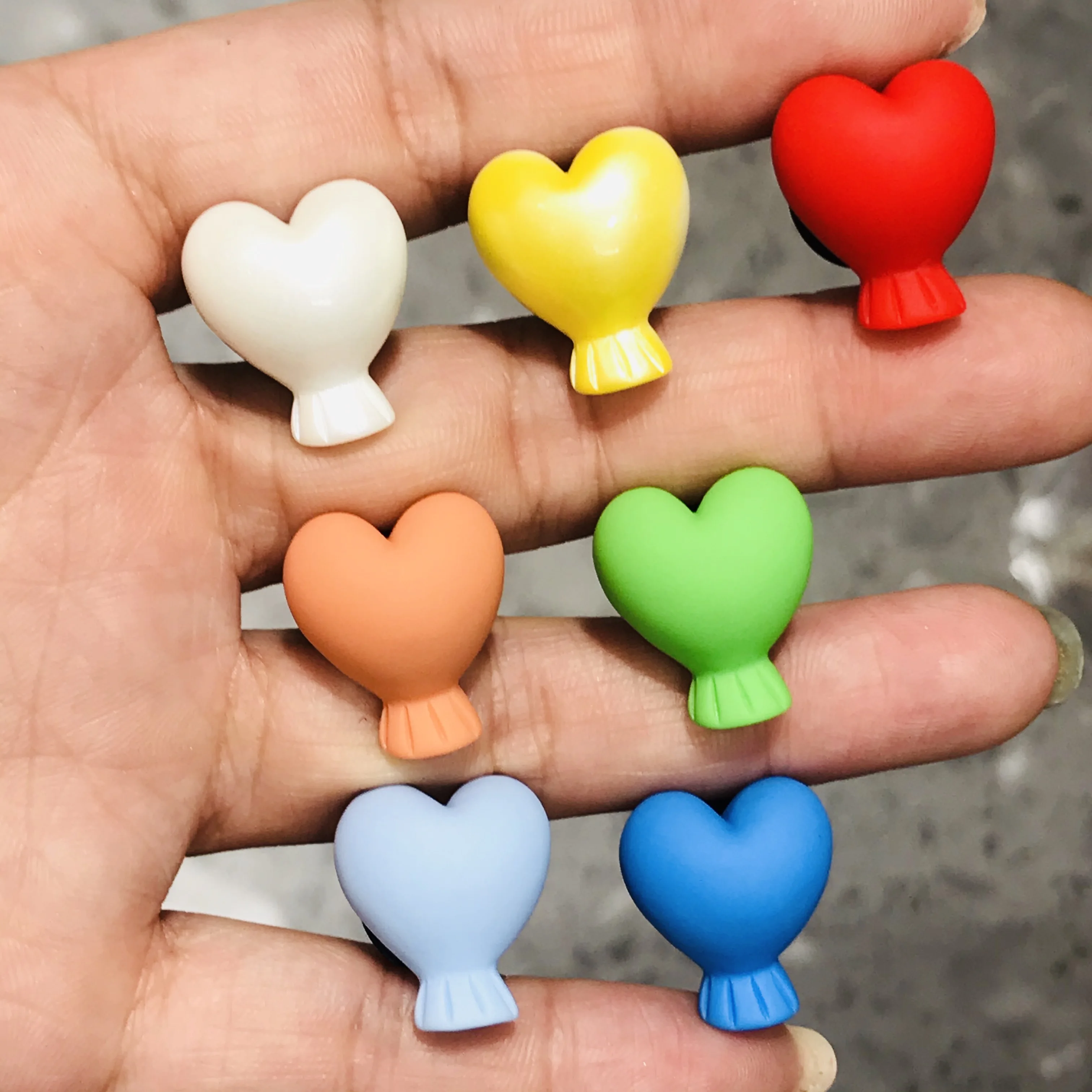 New 1PCS Colorful Heart Boys Girls Shoes Charms Resin Garden Shoe Decoration Kids Shoes Bags Clog Holiday Gifts