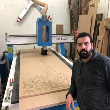 Routeur CNC automatique de sculpture sur bois 3d 1325, Machine de découpe de bois pour meubles/fraiseuse CNC à 4 axes pour portes et armoires