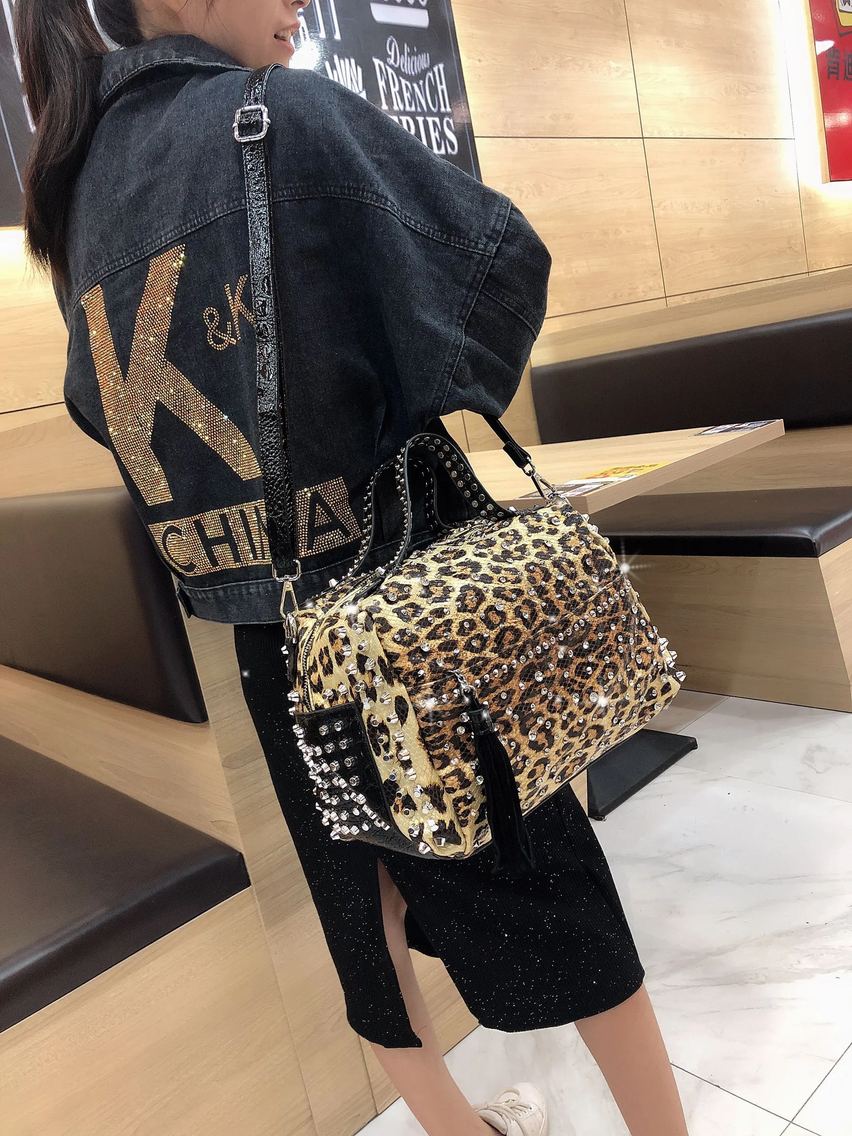 New trend handbags personality fashion retro leopard rhinestone handbag rivet shoulder bag ladies casual handbag Messenger bag