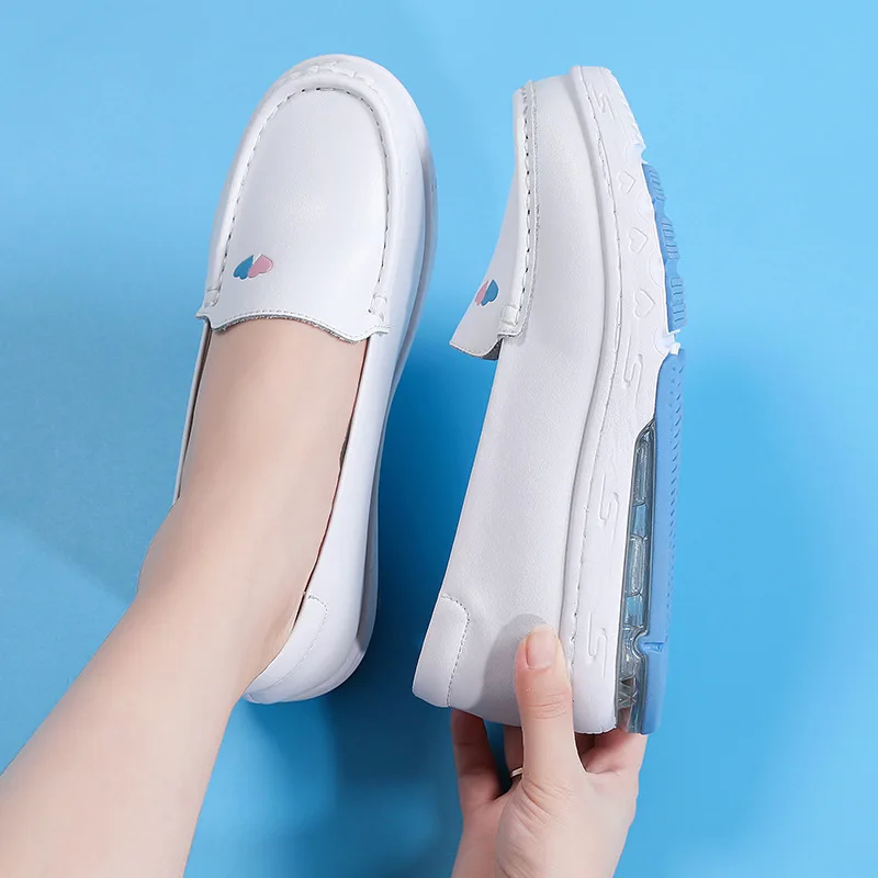 New Flats Woman Loafers Casual Slip-On Nurse Shoes For Female Outdoor Non-Slip Soft Breathable White Work Shoes45r