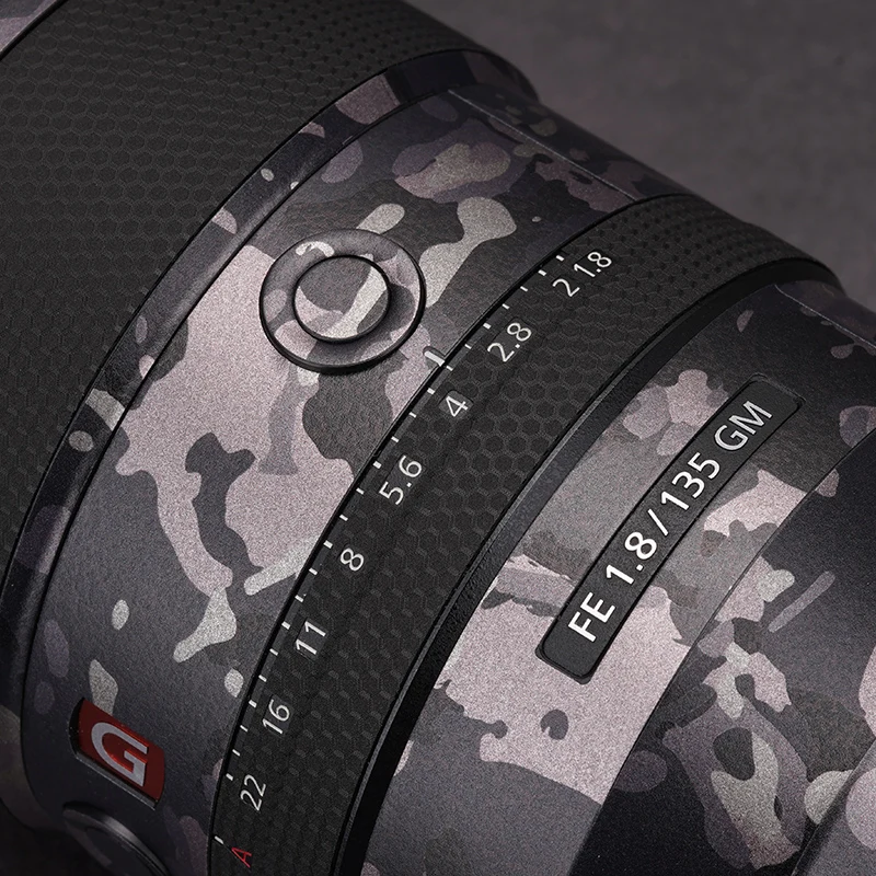 FE135F1.8GM / FE 135/1.8 GM Vinyl Decal Da Bọc Dành Cho Sony FE 135Mm F/1.8 GM (SEL135F18GM) len Dán Bao Phim
