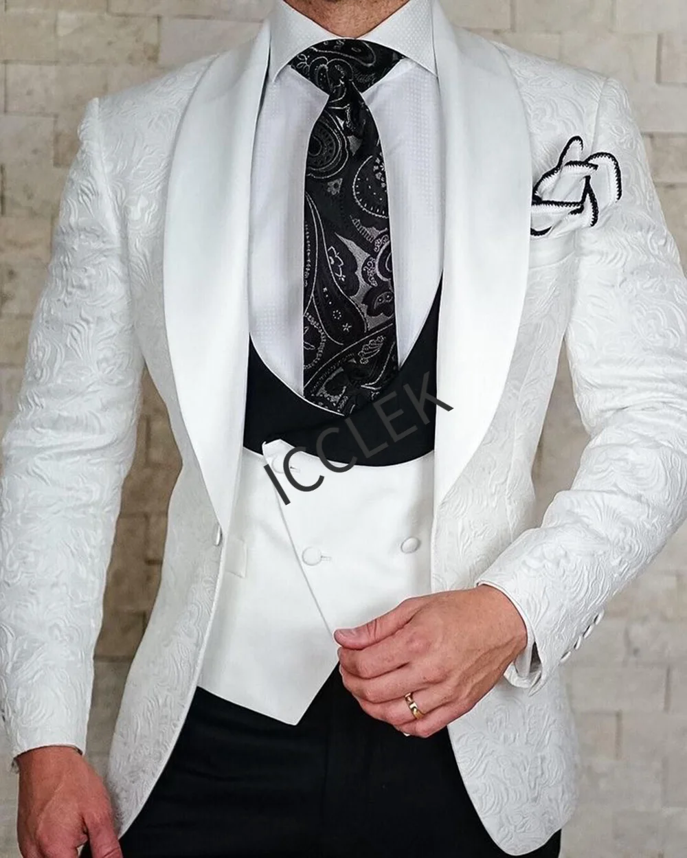 

White Floral Wedding Tuxedo for Groom 3 Piece Slim Fit Double Breasted Waistcoat Jacket with Black Pants Male Fashion Costume