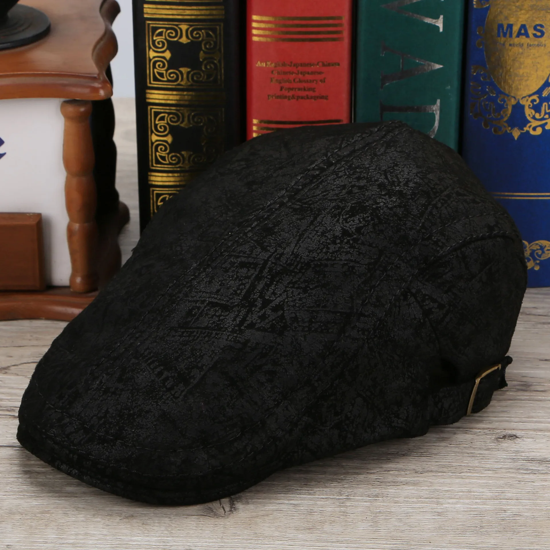 

X163 Natural Sheep Leather Beret Hat Adult Suede Printing Retro Letters Bert Cap Man'S Real Leather Beret Caps