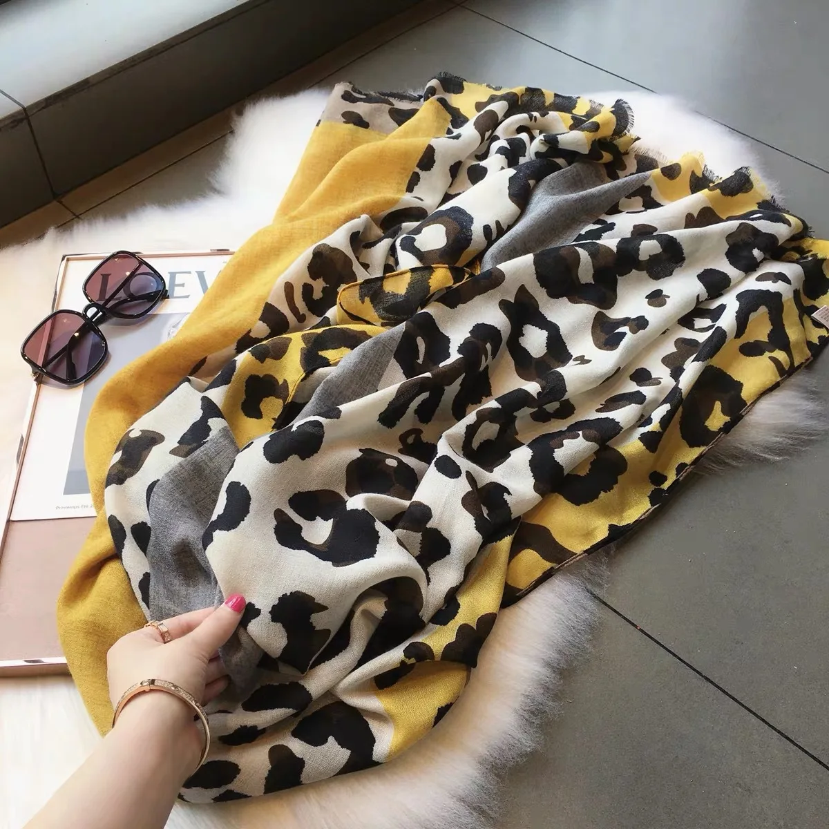 2024 Luxury Brand Yellow Leopard Dot Fringe Viscose Shawl Scarf Lady High Quality Head Wrap Pashmina Stole Muslim Hijab 180*90Cm