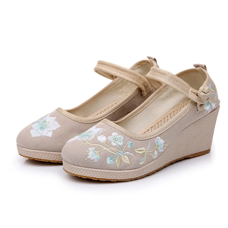 Veowalk Women Comfortable Jacquard 7cm Wedge Platform Shoes Flowers Embroidered Ladies Casual Pumps Vintage Soft High Heels