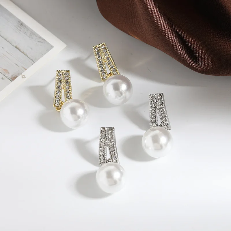 Korean Fashion Earrings Punk New Temperament Earrings Simple And Small Net Red Pearl Crystal Earrings Women's Clothing Sales