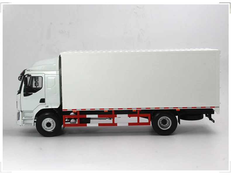 Original 1/24 Dongfeng Chenglong M3 Light Truck Model 1:24 M3 Truck Model for Sale