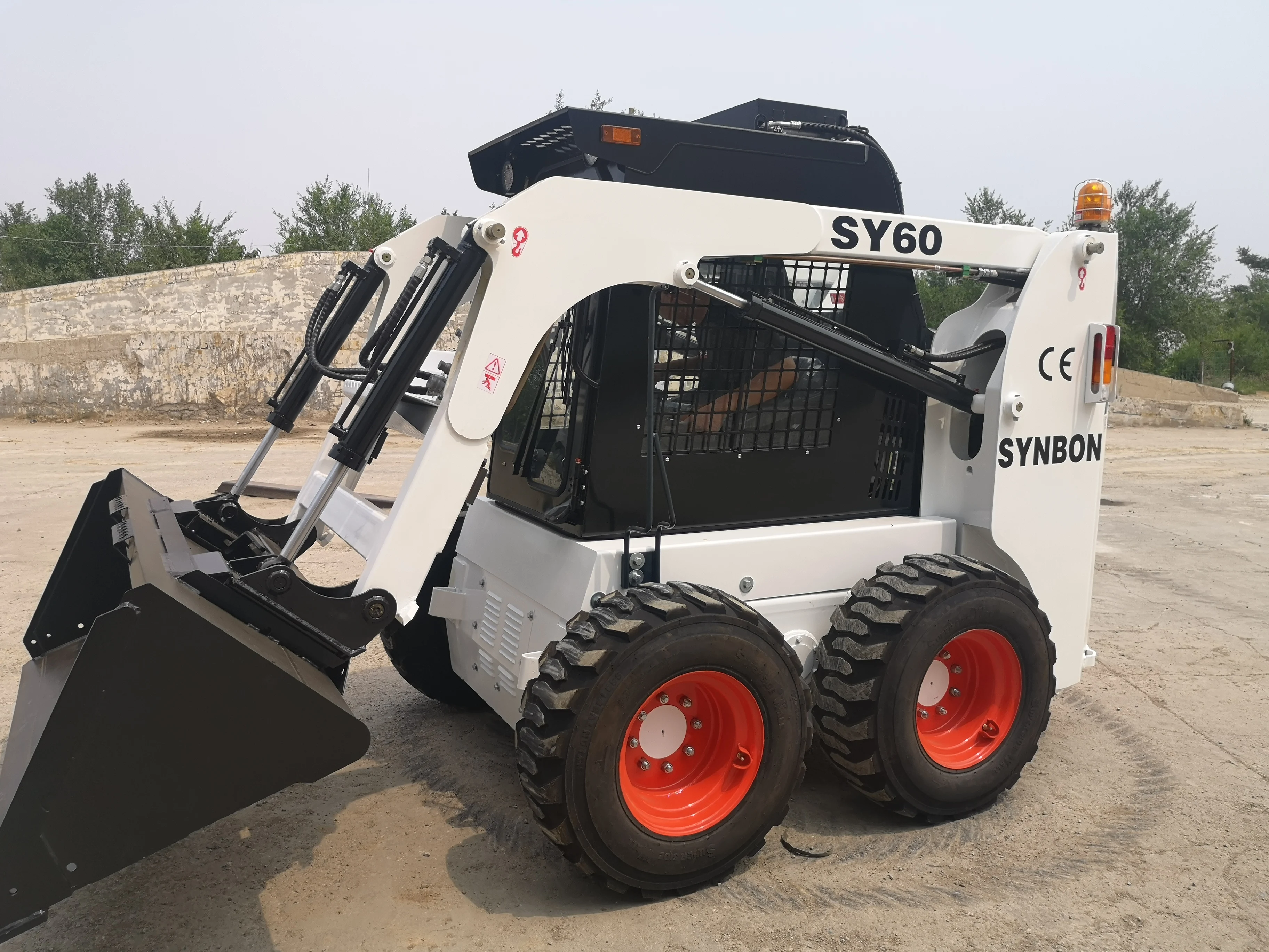 SY60 Mini Skid Steer retroexcavadora con ruedas de carga 850kg Motor hidráulico