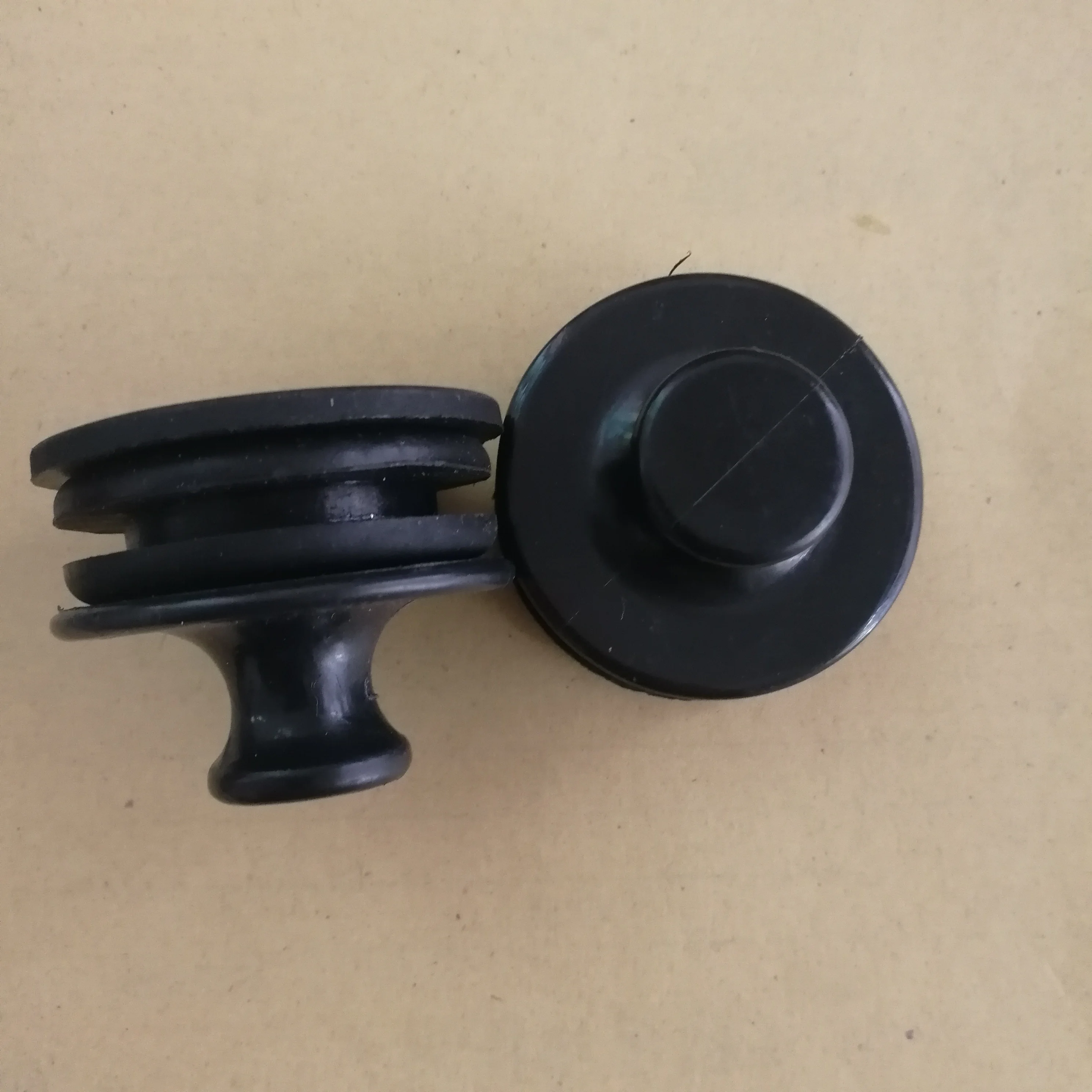 Suitable for Komatsu PC Sany SY front lower glass stopper excavator pull plug plug plug plug plug accessories