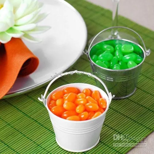 

Elegant silver color mini pails wedding favors mini bucket tin candy boxes For Wedding Decoration Supplies