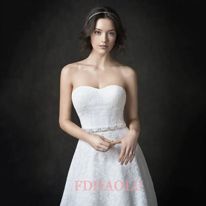 Abito da sposa sexy personalizzato A Line con applicazioni in pizzo Abito da sposa in raso Abiti da sposa bohémien Lunghezza pavimento vestido de noiva