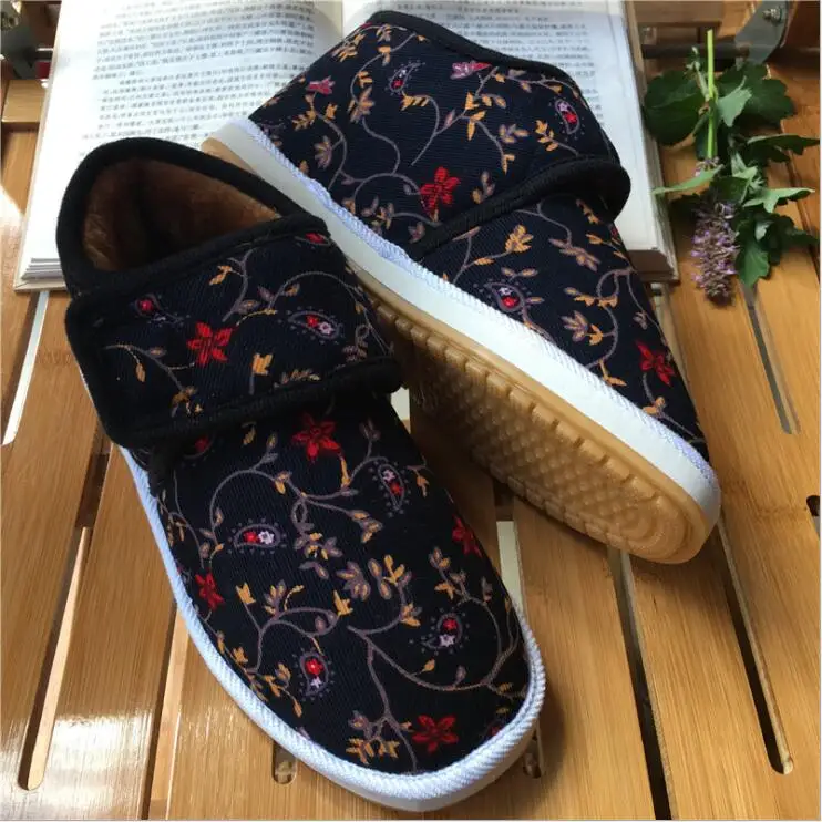 Casual Cotton Floral Vintage Flats Fabric Shoes Middle Age Women Ladies Cotton Fabric Traditional Shoes Winter Woman Loafers