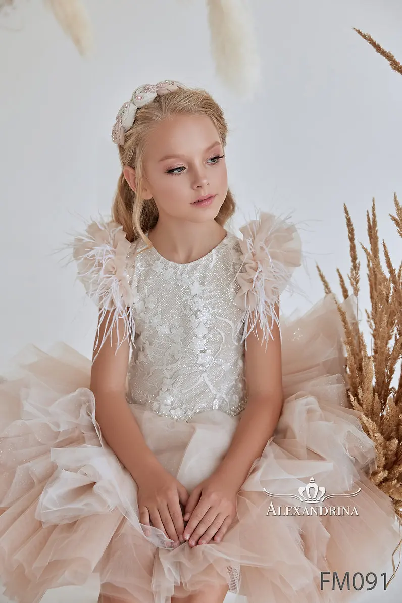 Robes à fleurs pour filles, tenue de mariage, en Tulle, en dentelle, courte et perlée, rose, plumes, 2022