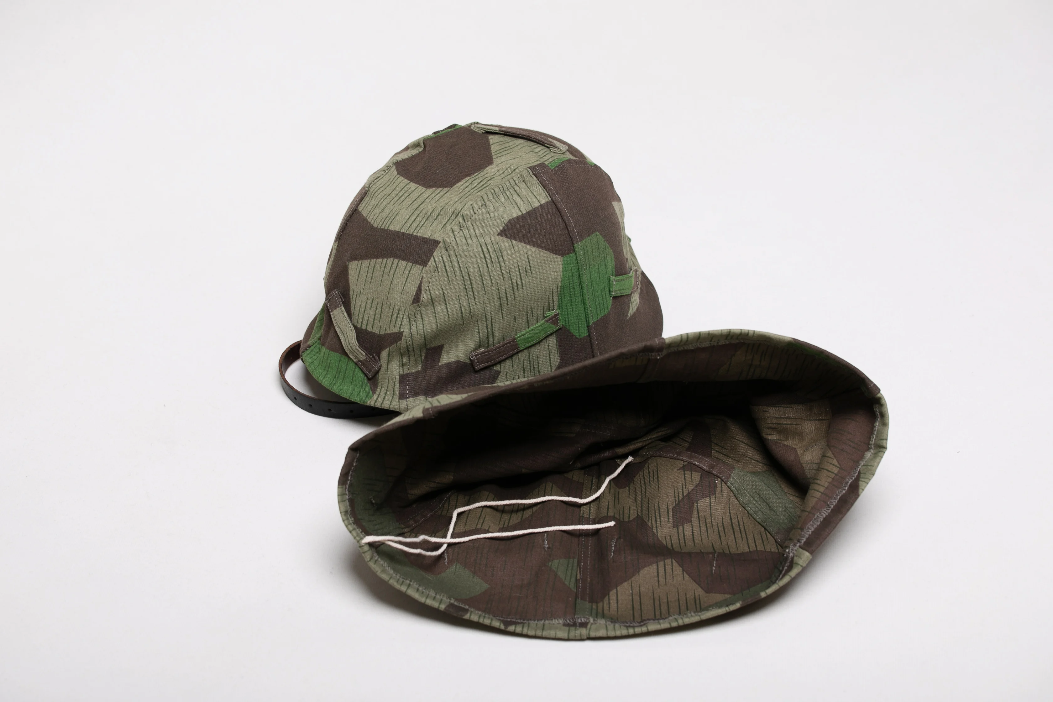 WW2 E.M.D   .German splinter camouflage helmet cover