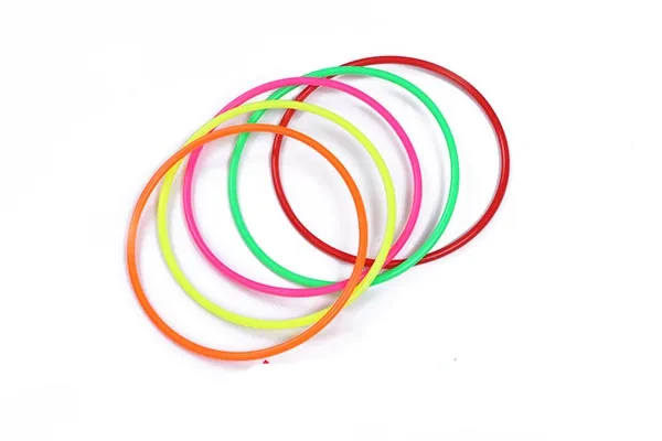 Brinquedo do esporte 8cm 20 pçs ao ar livre colorido plástico hoopla anéis jogando círculos para crianças diversão criança esporte brinquedo 2021
