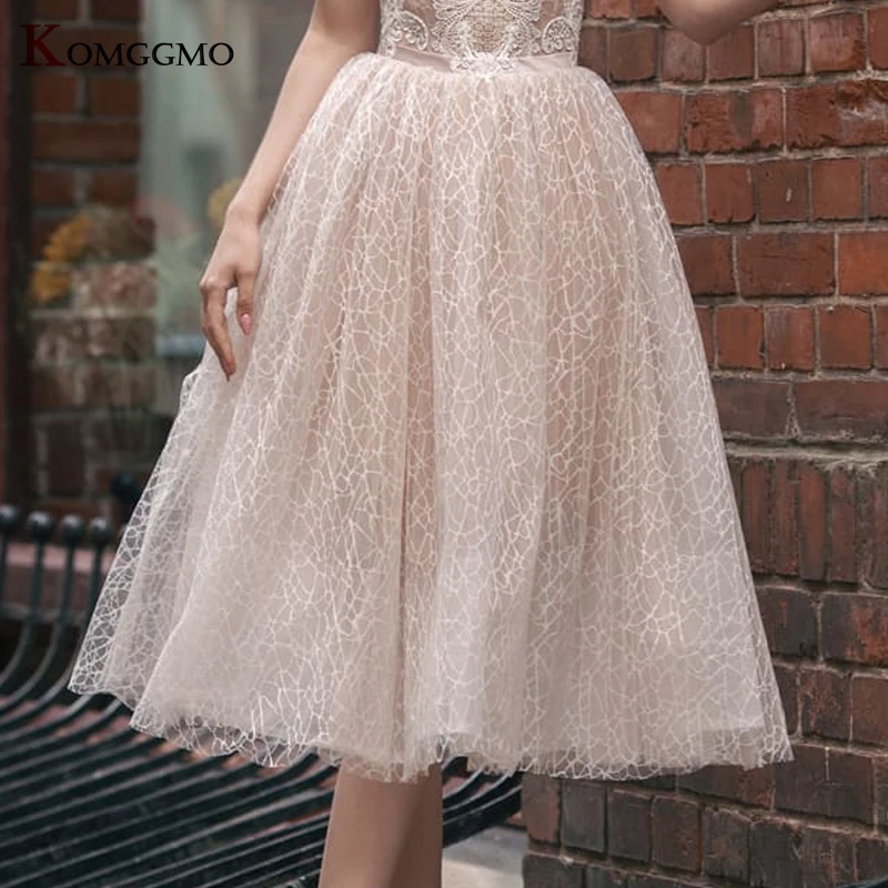 Ricamo di lusso Appliques Tulle Zipper Back senza maniche lunghezza al ginocchio abito da ballo da sposa abito da sposa senza spalline su misura