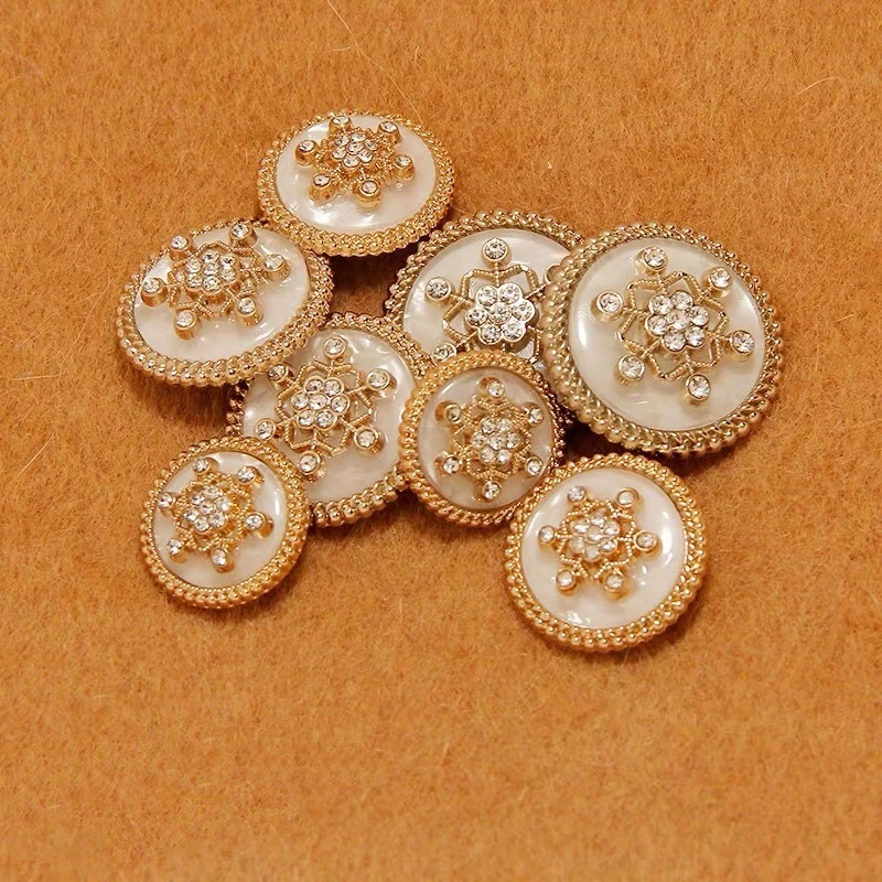 10pcs 20mm Snowflake Shape Gold Rhinestone Buttons Clothing Decoration Accessories Buttons Beautiful Metal Buttons for Clothing