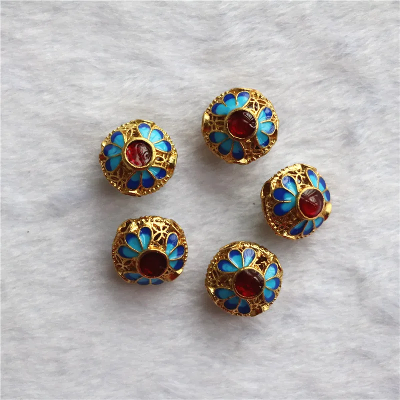 

Wholesale price 5pcs gold-color cloisonne 13*15mm Oval shape carved flower hollow accessories spacers beads findings B22